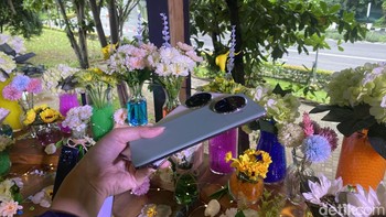 Performa yang luar biasa juga menjadi salah satu daya tarik utama dari seri ini. Dengan prosesor Helio G99 Ultimate dan RAM hingga 12GB + 9GB, pengguna dapat menikmati pengalaman pengguna yang mulus dan responsif, baik saat gaming maupun penggunaan sehari-hari. Foto: Fadhila Khairina Fachri/detikcom