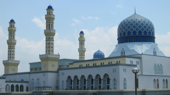 Terpukau Indahnya Masjid Terapung di Malaysia Terpukau Indahnya Masjid Terapung di Malaysia