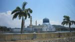 Terpukau Indahnya Masjid Terapung di Malaysia