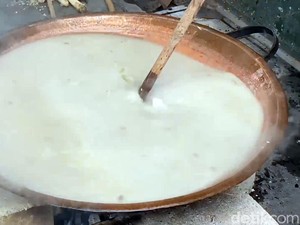 Gurih Berempah! Bubur Suro Sunan Bonang Disajikan Sejak 1937