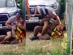 Edan! Tak Terima Ditilang, Dua Turis Serang dan Rebut Pistol Polisi