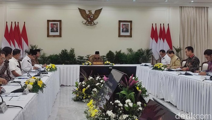Wakil Presiden (Wapres) Maruf Amin memimpin rapat koordinasi pengarah dan pelaksana tim percepatan penurunan stunting (TPPS) di Istana Wapres. (Wilda/detikcom)