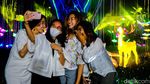 Warna-warni Tata Cahaya Hiasi Kawasan Komersil Sawangan