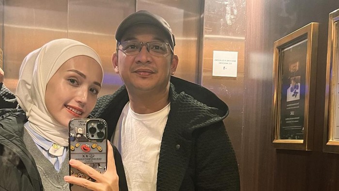 Adelia dan Pasha Ungu