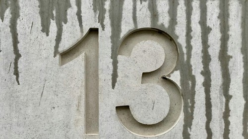 Ilustrasi angka 13