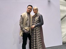 Pesan dan Doa Menyentuh Fenita Antar Arie Untung Berangkat Haji
