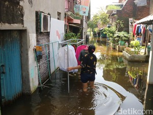 Korban Banjir Tanggulangin Kudus Butuh Bantuan Makanan Buka-Sahur
