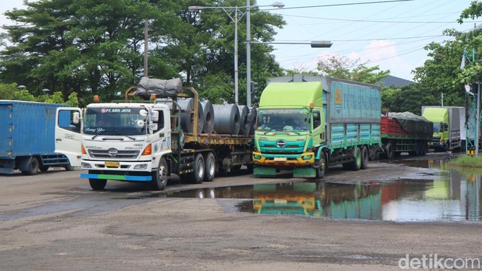Kondisi kemacetan di jalur Kudus-Jepara tepatnya Jati, Kudus, Rabu (20/3/2024).