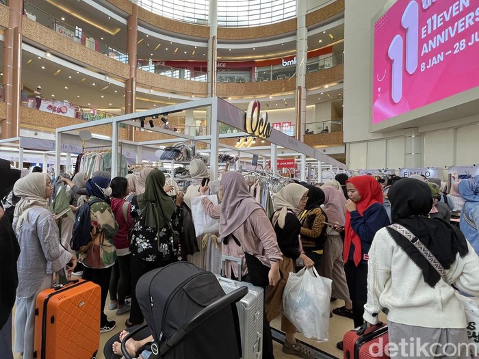 Acara bazar Glamlocal yang digelar mulai dari tanggal 31 Januari hingga 4 Februari 2024 di Grand Indonesia,  West Mall lantai 5