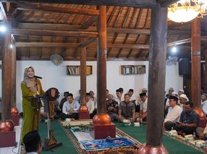 Tarawih Keliling, Bupati Klaten Puji Keindahan Masjid Al Makmur Majasem