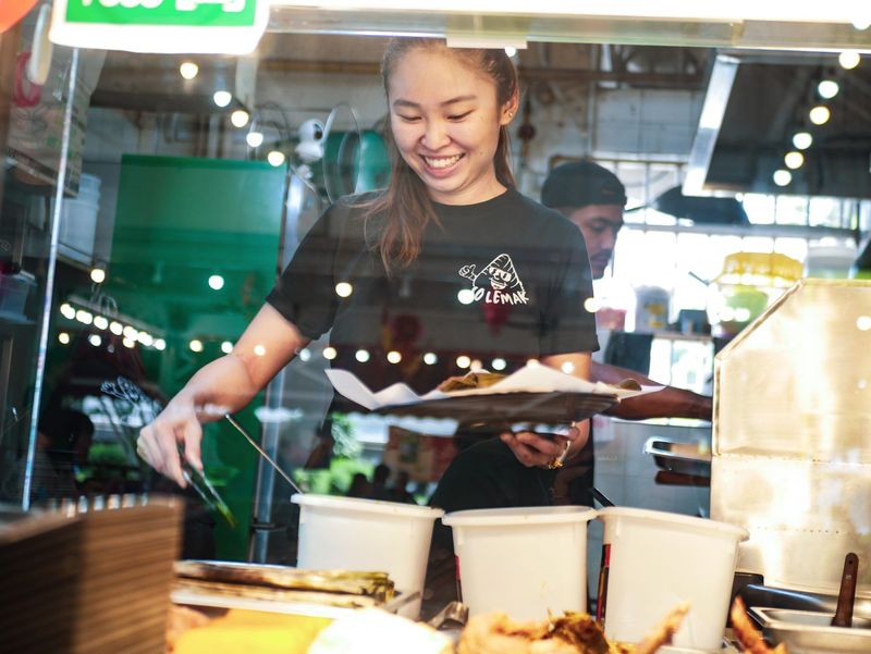 Demi Buka Warung Sendiri, Wanita 23 Tahun Ini Berhenti Kerja dari Resto Michelin