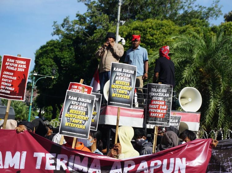 Demo KPU Massa CIE-Pemuda Moeslim Minta Semua Pihak Lapang Dada
