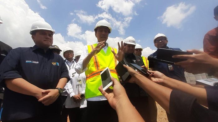 Ditemani Erick Thohir & Basuki, Jokowi Cek Proyek Smelter di Mempawah