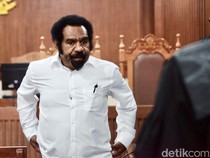 Ekspresi Eks Kadis PUPR Papua Divonis 4 Tahun 8 Bulan Penjara