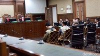 Jaksa meminta majelis hakim menolak seluruh eksepsi Syahrul Yasin Limpo (SYL) dalam kasus pemerasan anak buah dan gratifikasi Rp 44,5 miliar tersebut.  