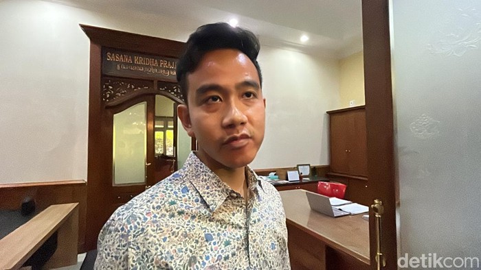 Gibran Rakabuming Raka di Balai Kota Solo, Rabu (20/3/2024).