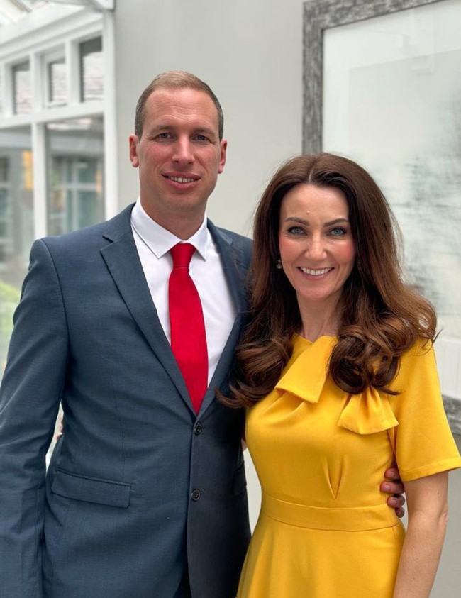 Heidi Agan merupakan peniru profesional Kate Middleton. Sehari-harinya dia bekerja sebagai peniru Kate Middleton dan kerap melakukan pemotretan hingga syuting iklan. Foto: Instagram/@katemiddletonlookalike