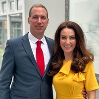 Heidi Agan merupakan peniru profesional Kate Middleton. Sehari-harinya dia bekerja sebagai peniru Kate Middleton dan kerap melakukan pemotretan hingga syuting iklan. Foto: Instagram/@katemiddletonlookalike