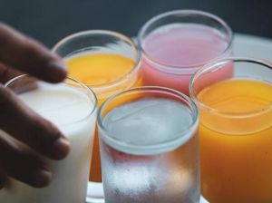 4 Minuman Sehat Bantu Badan Nggak Lemas Saat Puasa