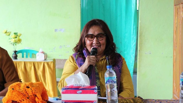 Inche DP Sayuna, kader Partai Golkar NTT. (Dok. Instagram @inchesayuna_)