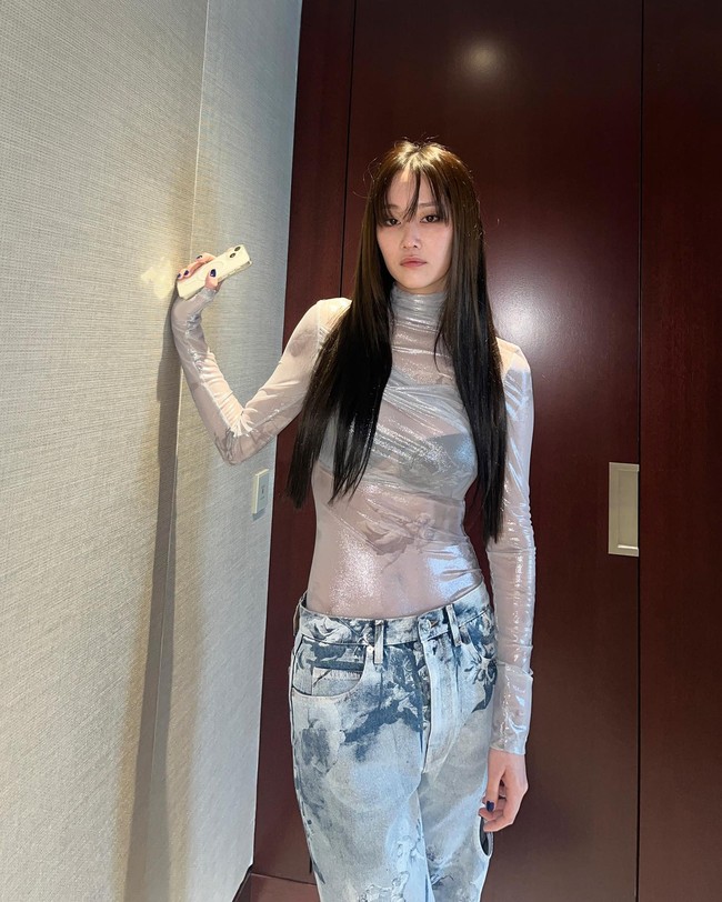 Netizen lain mencoba membuktikan bahwa penampilan Jeon Jong Soo asli. Di akun Instagram, cukup banyak foto yang memperlihatkan bahwa pemain Wedding Impossible itu memang bertubuh S-Line. Foto: Instagram Jeon Jong Soo