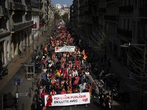 Jutaan Pekerja Publik Prancis Demo Tuntut Kenaikan Gaji di Tengah Inflasi