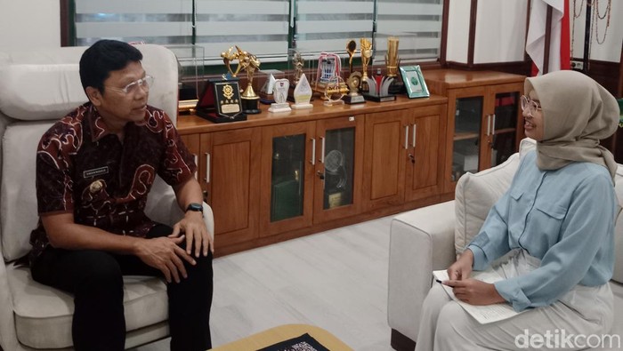 Kadispar DIY, Singgih Raharjo (kiri) saat wawancara dengan detikcom