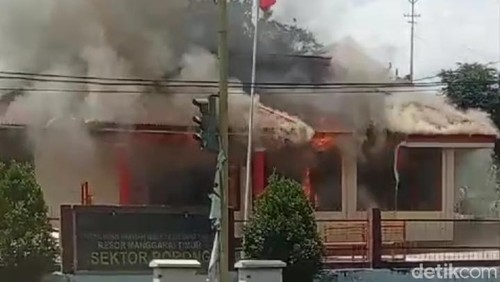 Kebakaran Gedung Polsek Borong, Manggarai Timur, NTT.