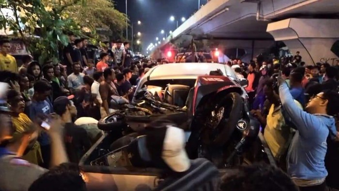 Kecelakaan lalu lintas di Simpang Fly Over Jamin Ginting Medan yang tewaskan 1 pemotor. (Istimewa)