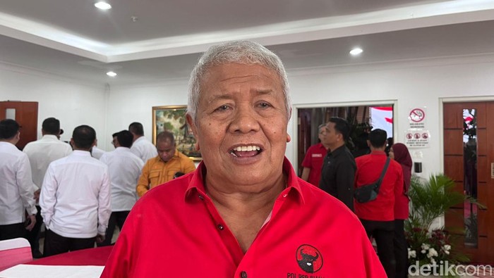 Ketua PDIP NTB Rachmat Hidayat