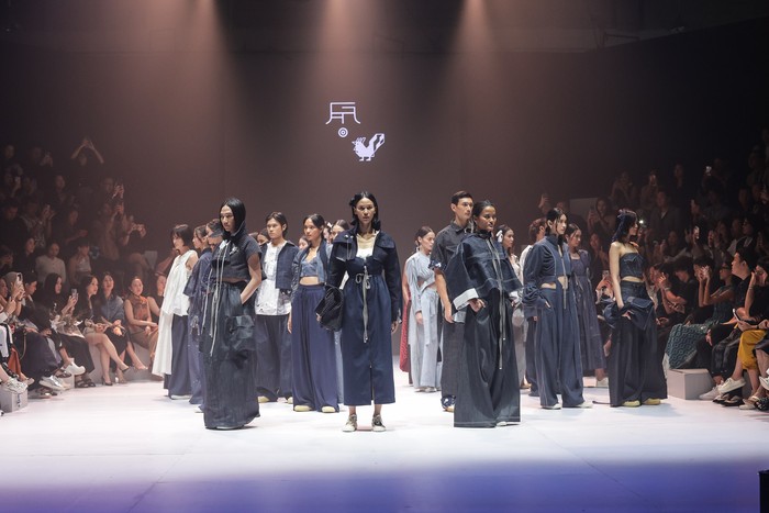 Koleksi Kolaborasi Spesial Sejauh Mata Memandang dan Adrian Gan “ANTARATANTRYA” Menutup Rangkaian Pagelaran Plaza Indonesia Fashion Week 2024