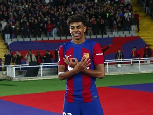 Barcelona Belum Ingin Melepas Lamine Yamal