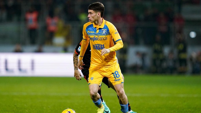 Matias Soule of Frosinone Calcio during the Serie A TIM match between Frosinone Calcio and AS Roma at Stadio Benito Stirpe on Febraury 18, 2024 in Frosinone, Italy. (Photo by Giuseppe Maffia/NurPhoto via Getty Images)