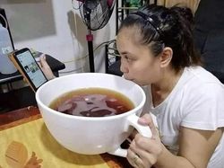 Meme Minum Teh Ala Orang Indonesia, Minuman Penyelamat Segala Situasi