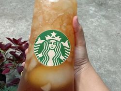 Meme Minum Teh Ala Orang Indonesia, Minuman Penyelamat Segala Situasi