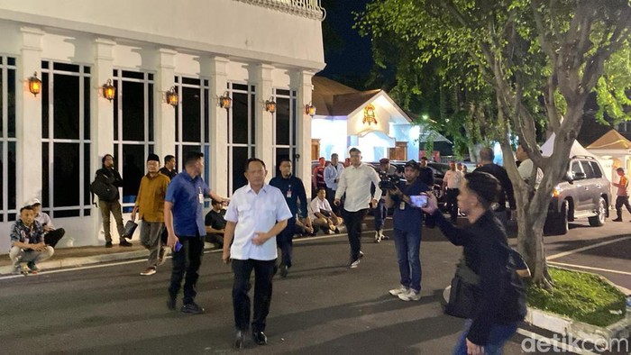 Mendagri Tito Karnavian tiba di KPU RI jelang pengumuman hasil Pemilu 2024, Rabu 20 Maret 2024 (Anggi/detikcom)
