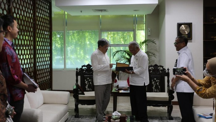Menteri PUPR Basuki Hajimuljono bertemu Dubes Jepang Masaki Yasushi.