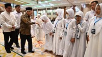 Wakil Presiden (Wapres) Maruf Amin menghadiri acara santunan 3.333 anak yatim yang diselenggarakan Bank Syariah Indonesia (BSI). Acara ini diselenggarakan sebagai salah satu bentuk berbagi keberkahan di bulan Ramadan 1445 H.