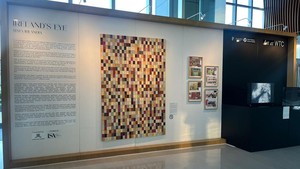 Ada lukisan Katerina Gribkoff yang pakau pewarna dan pigmen alami tumbuh-tumbuhan.   Foto: Courtesy of ISA Art and Gallery Jakarta