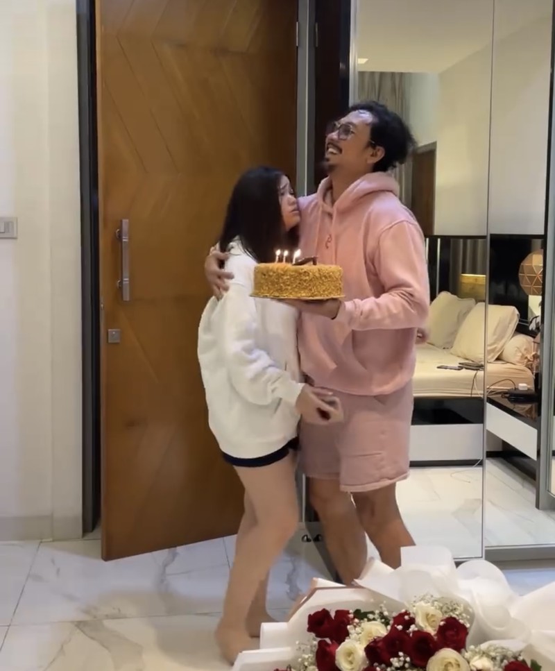 Olivia Allan, Istri Denny Sumargo Saat Kulineran di Jogja hingga New York