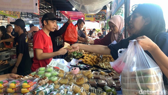 Pasar takjil di Benhil, Jakpus