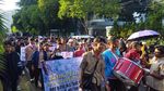 Pelajar dan Mahasiswa Dukung Penetapan Hasil Pemilu di Depan Kantor KPU RI