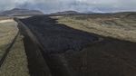 Penampakan Jalan Terputus Akibat Gunung Meletus di Islandia