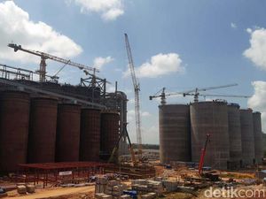 Duet Bahlil & Erick Dobrak Investasi Smelter Mangkrak di Kalimantan