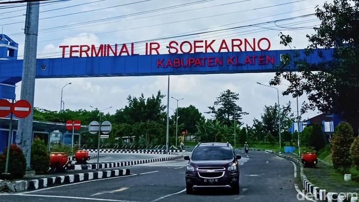 Pintu keluar Terminal Ir Soekarno, Klaten.