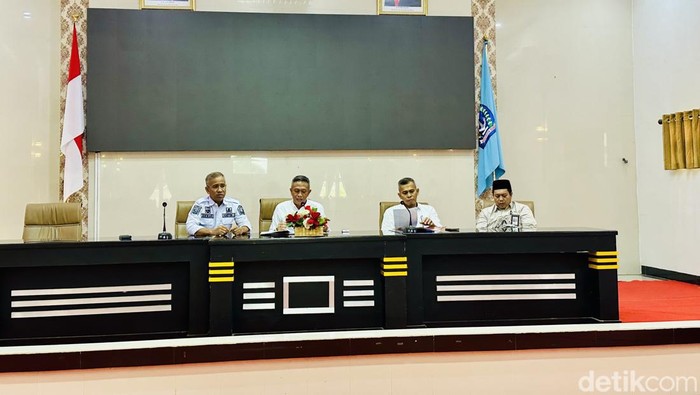 Pj Bupati Bone Andi Islamuddin dan Pjs Sekda Bone Andi Muhammad Guntur saat memimpin rapat Nuzulul Quran.
