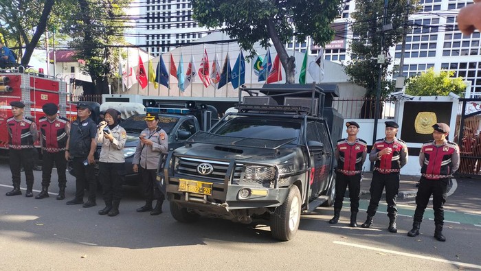 Polisi imbau 2 kubu massa demo depan KPU jaga ketertiban