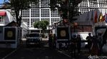 Potret Pengamanan Gedung KPU Jelang Pengumuman Hasil Pemilu 2024