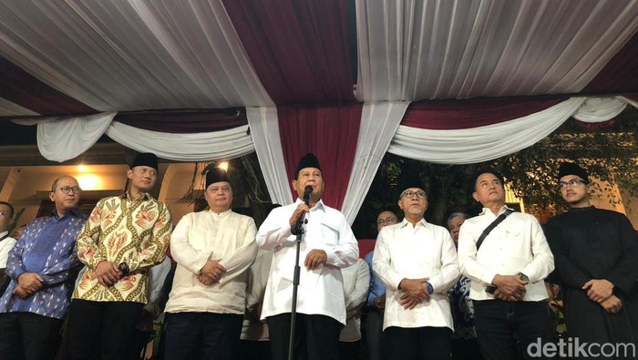 Prabowo Subianto melakukan konferensi pers setelah dinyatakan KPU RI sebagai pemenang Pilpres 2024 (Firda C/detikcom)