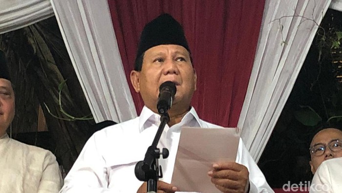 Prabowo Subianto melakukan konferensi pers setelah dinyatakan KPU RI sebagai pemenang Pilpres 2024 (Firda C/detikcom)